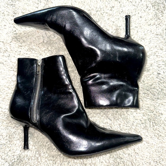 Zara Black Ankle Boots with Zipper - Picture 1 of 7
